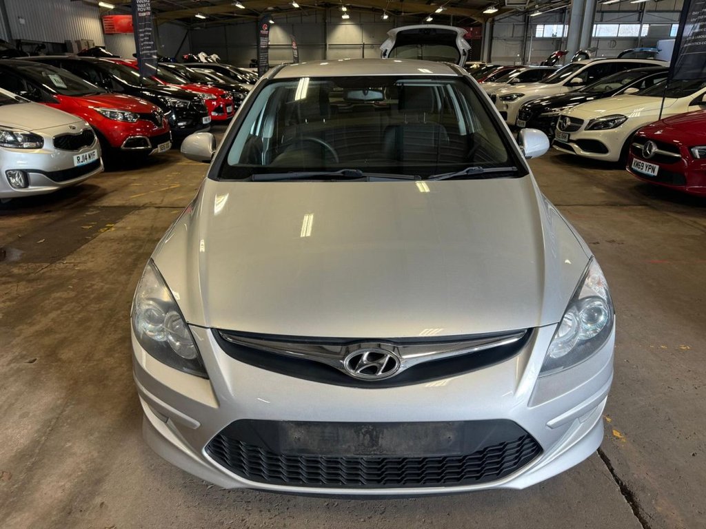 Used Hyundai i30 2012 for sale - 77990711: Photo 2