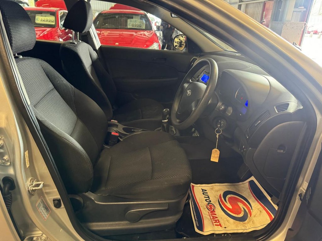 Used Hyundai i30 2012 for sale - 77990711: Photo 9