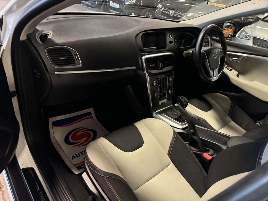 Used Volvo V40 Cross Country 2015 for sale - 76092477: Photo 12