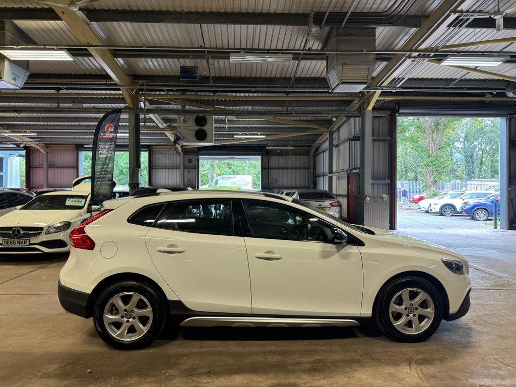 Used Volvo V40 Cross Country 2015 for sale - 76092477: Photo 5