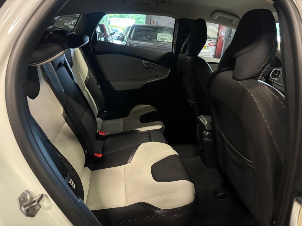 Used Volvo V40 Cross Country 2015 for sale - 76092477: Photo 9