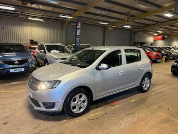 Used Dacia Sandero 2015 for sale - 76797751: Photo