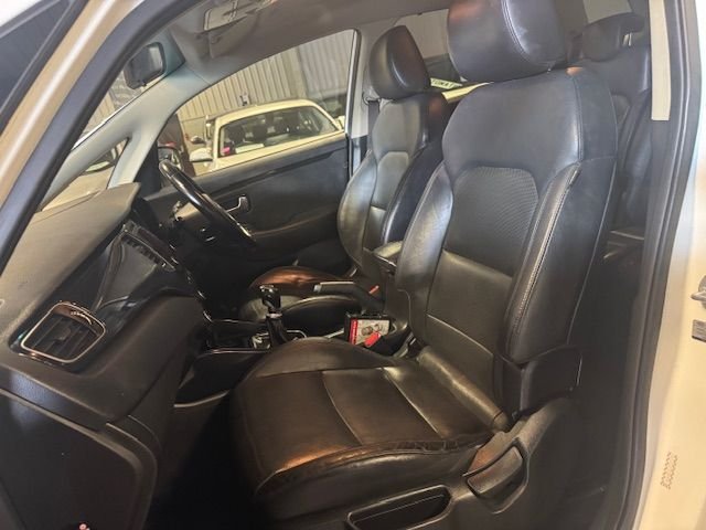 Used Kia Carens 2016 for sale - 76570099: Photo 15