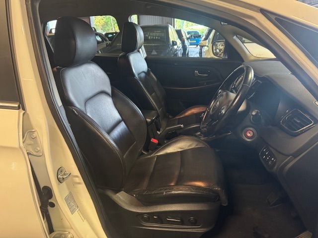 Used Kia Carens 2016 for sale - 76570099: Photo 9