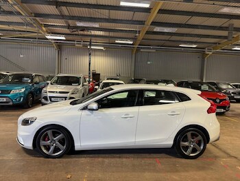 Used Volvo V40 2016 for sale - 77263055: Photo