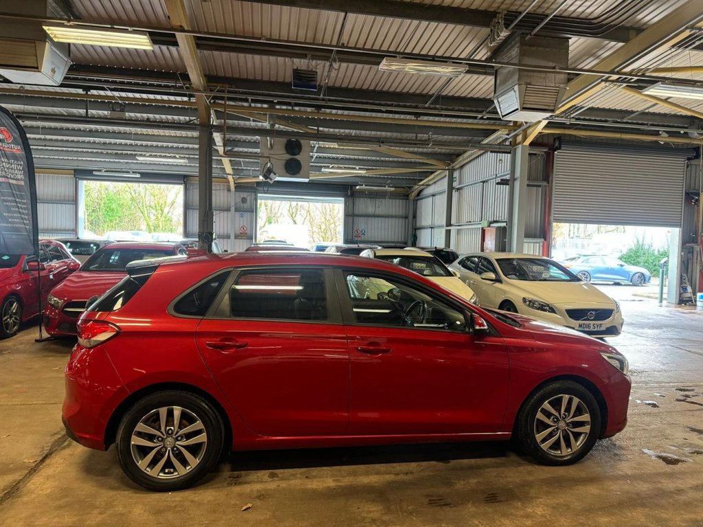 Used Hyundai i30 2017 for sale - 77981479: Photo 8