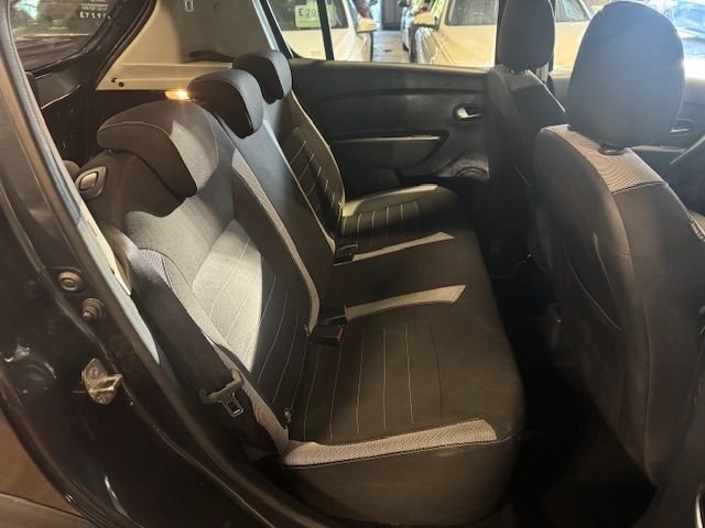 Used Dacia Sandero Stepway 2017 for sale - 76376315: Photo 11