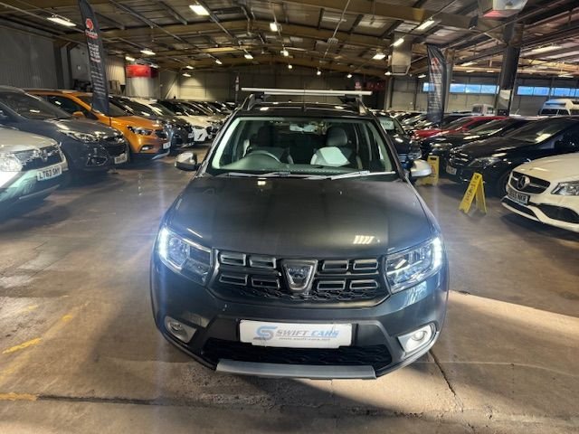 Used Dacia Sandero Stepway 2017 for sale - 76376315: Photo 2