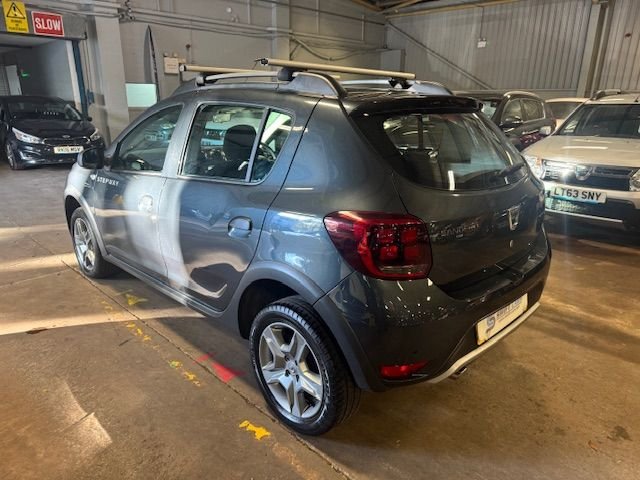 Used Dacia Sandero Stepway 2017 for sale - 76376315: Photo 5