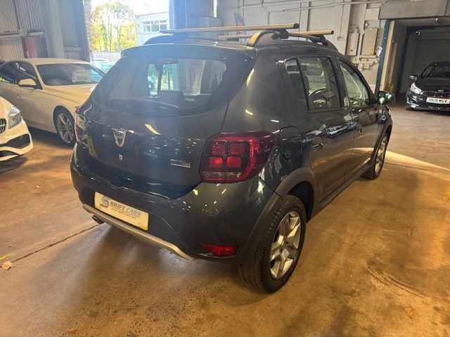 Used Dacia Sandero Stepway 2017 for sale - 76376315: Photo 7