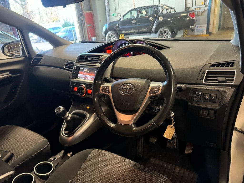 Used Toyota Verso 2015 for sale - 76867329: Photo 11