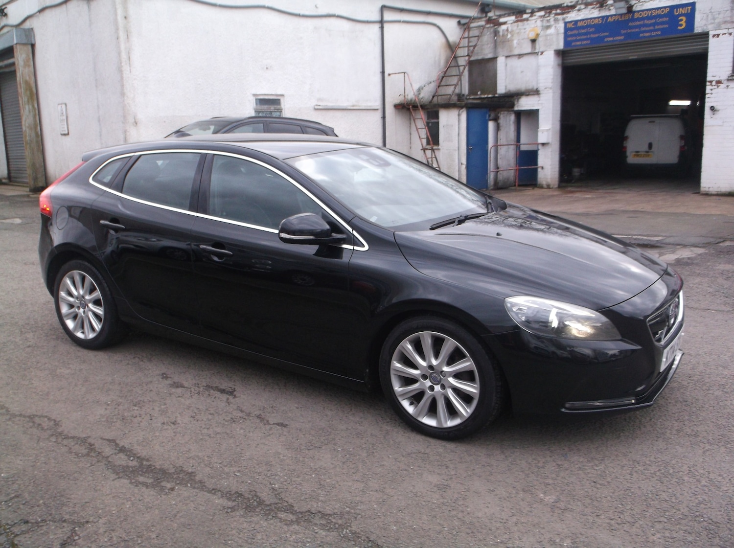 Used Volvo V40 2014 for sale - 77789126: Photo 12