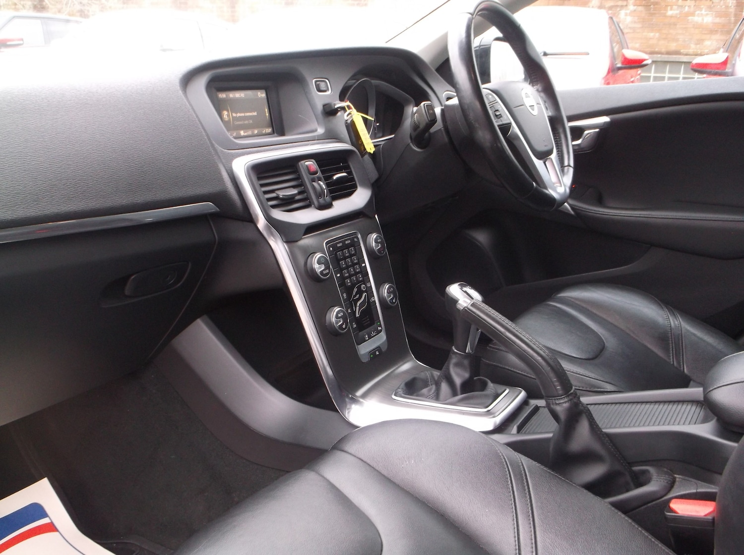 Used Volvo V40 2014 for sale - 77789126: Photo 14