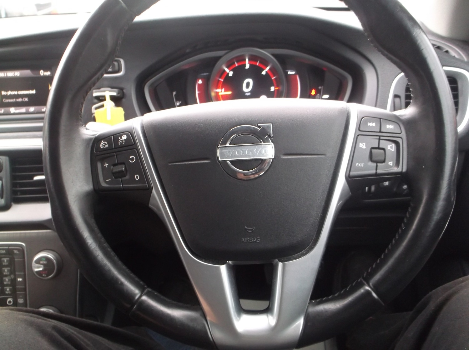 Used Volvo V40 2014 for sale - 77789126: Photo 17