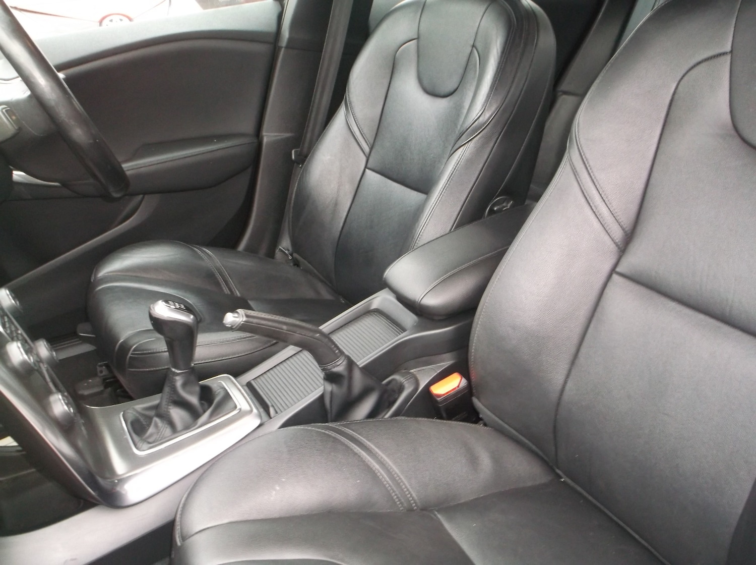 Used Volvo V40 2014 for sale - 77789126: Photo 21