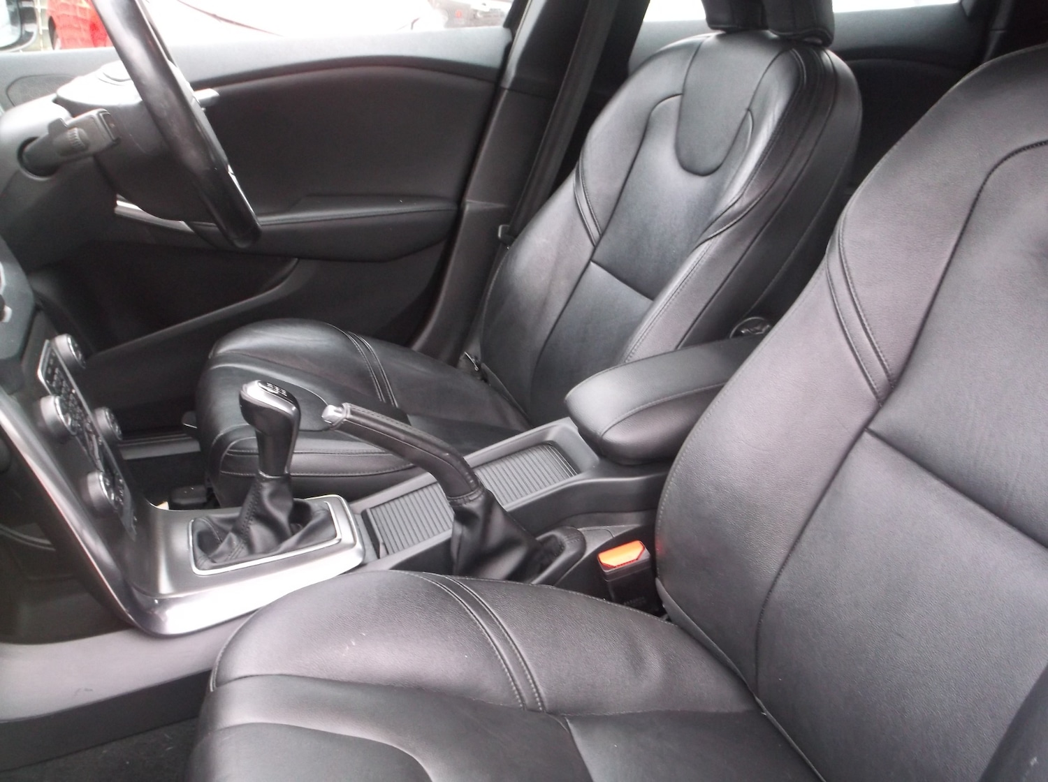 Used Volvo V40 2014 for sale - 77789126: Photo 25