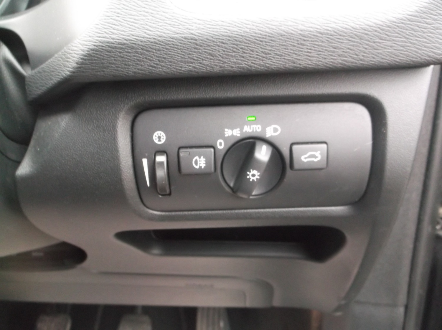 Used Volvo V40 2014 for sale - 77789126: Photo 36