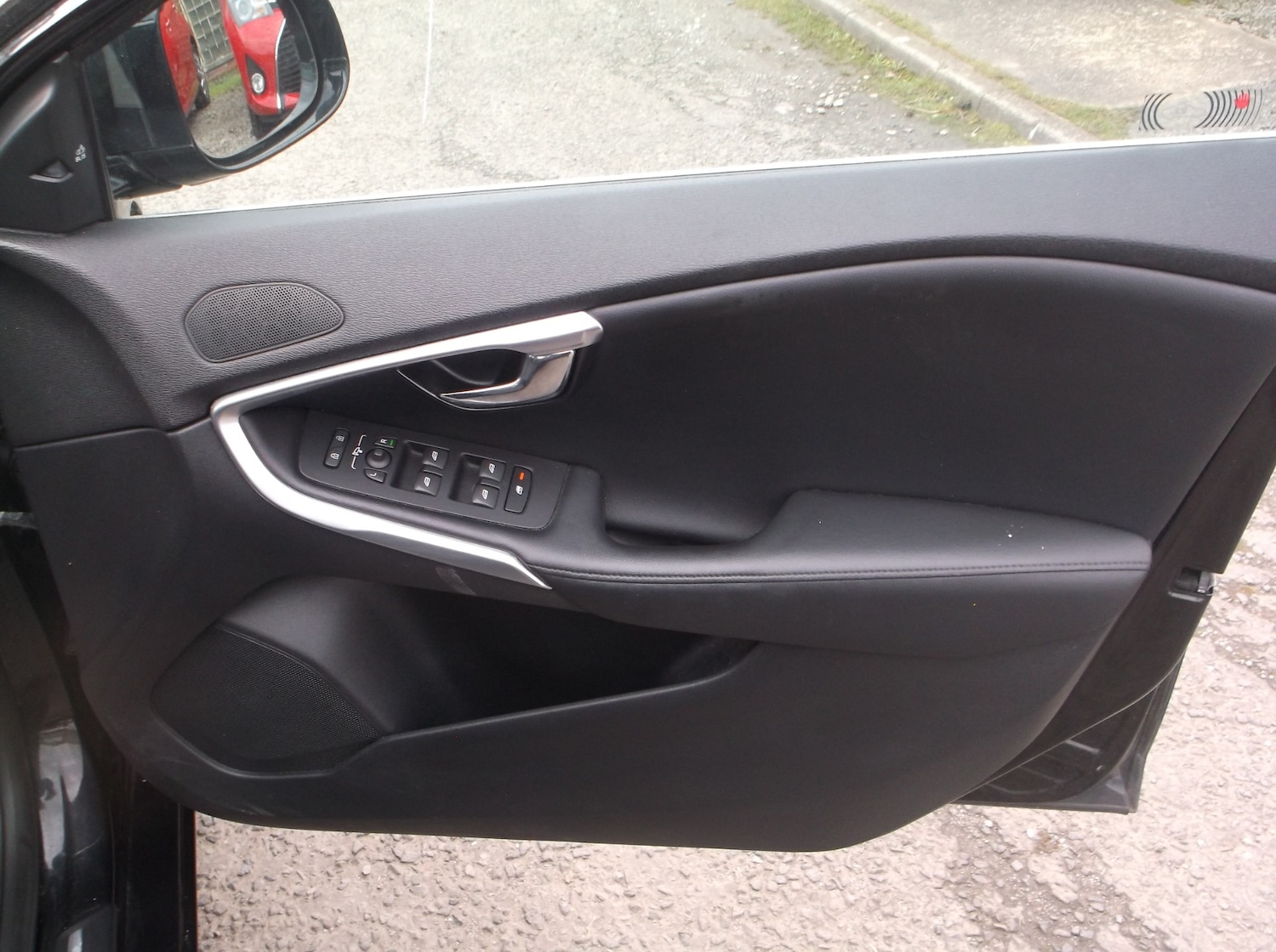 Used Volvo V40 2014 for sale - 77789126: Photo 38