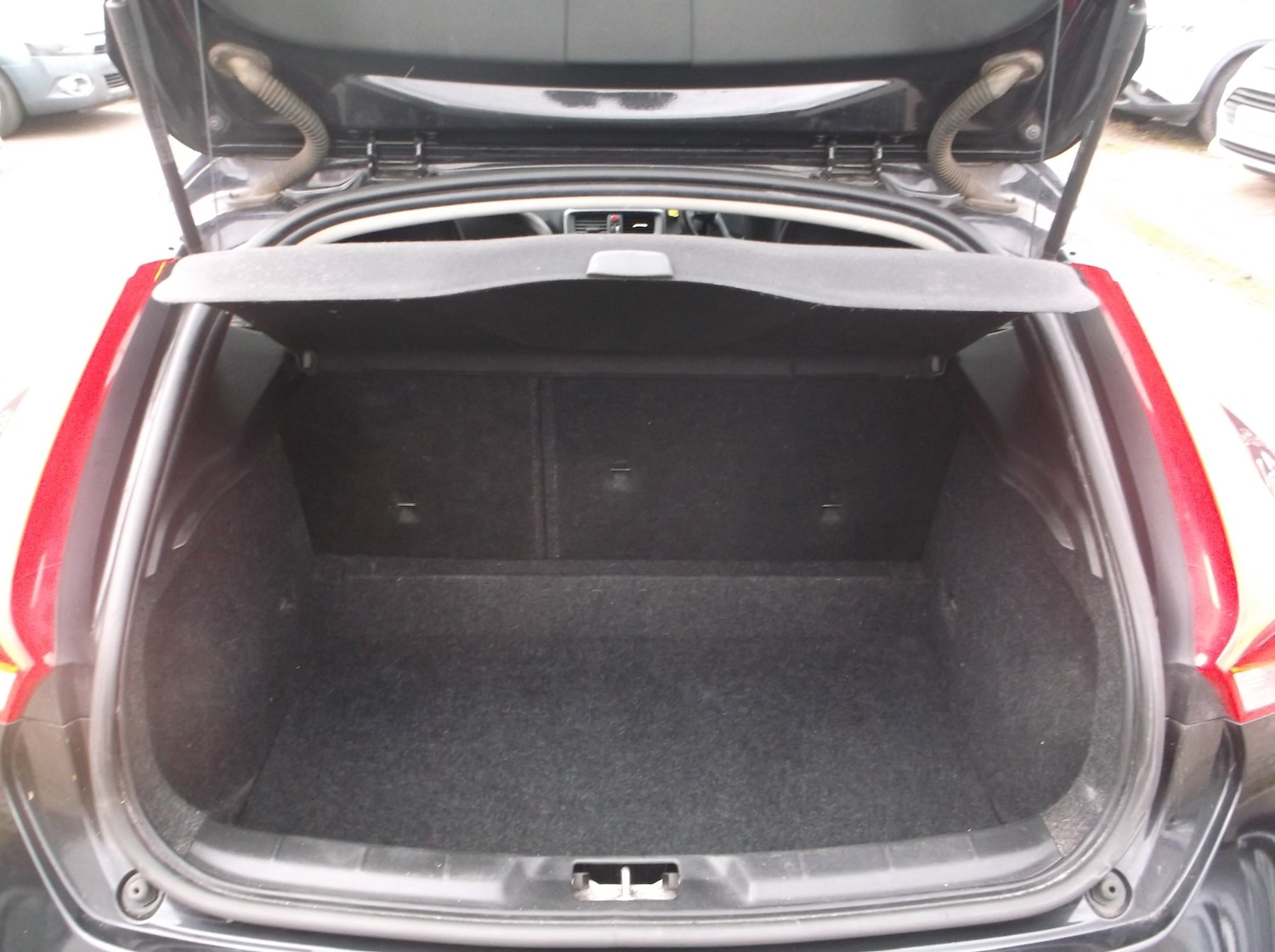 Used Volvo V40 2014 for sale - 77789126: Photo 44