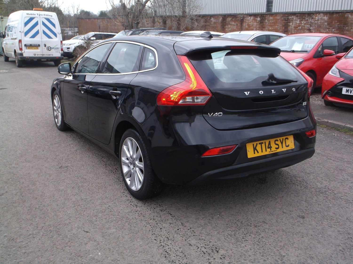 Used Volvo V40 2014 for sale - 77789126: Photo 8