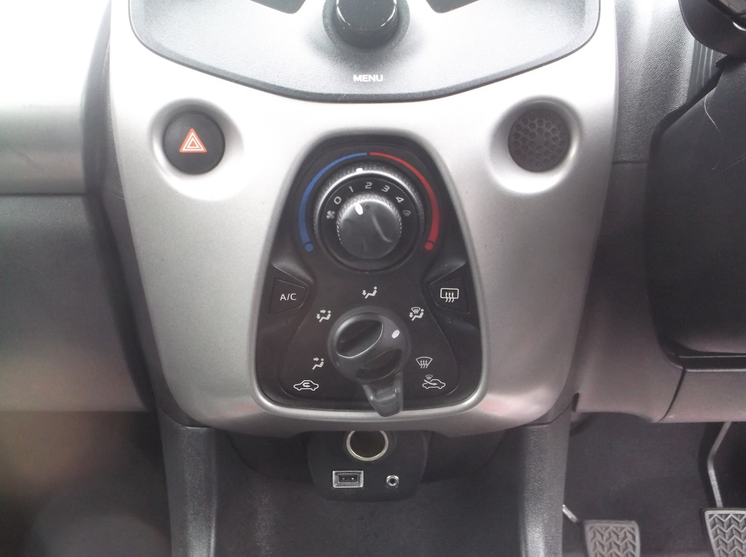 Used Toyota AYGO 2016 for sale - 76518011: Photo 25