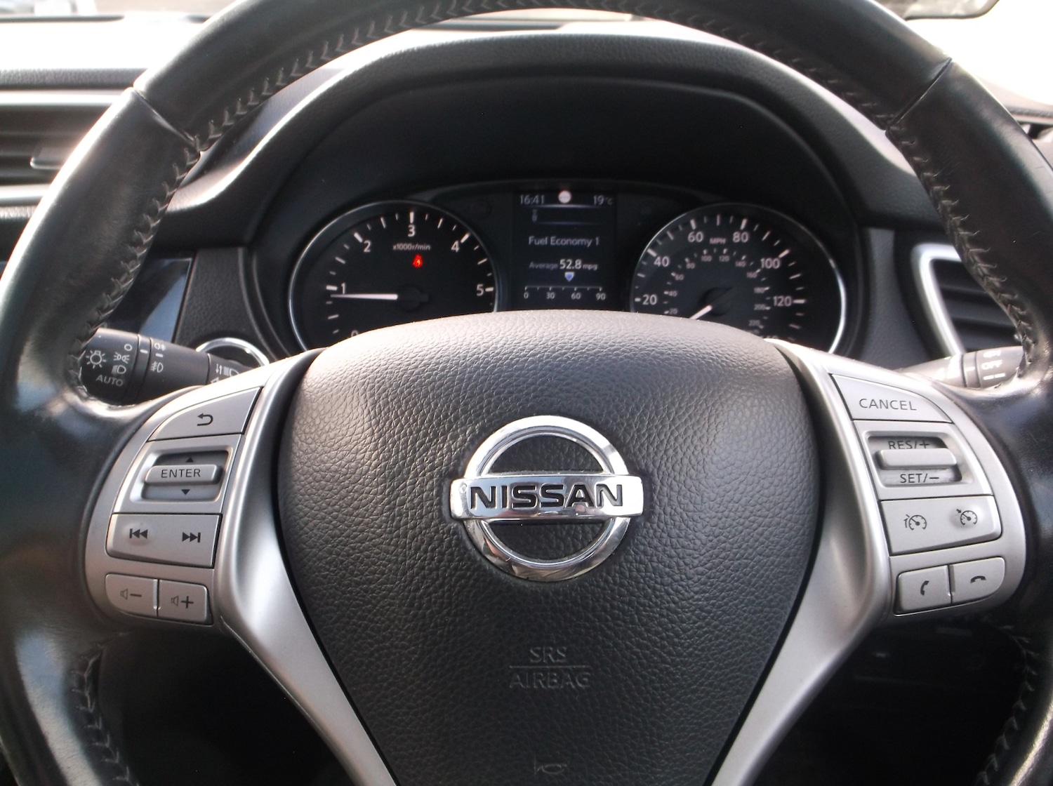 Used Nissan Qashqai 2015 for sale - 75829788: Photo 15