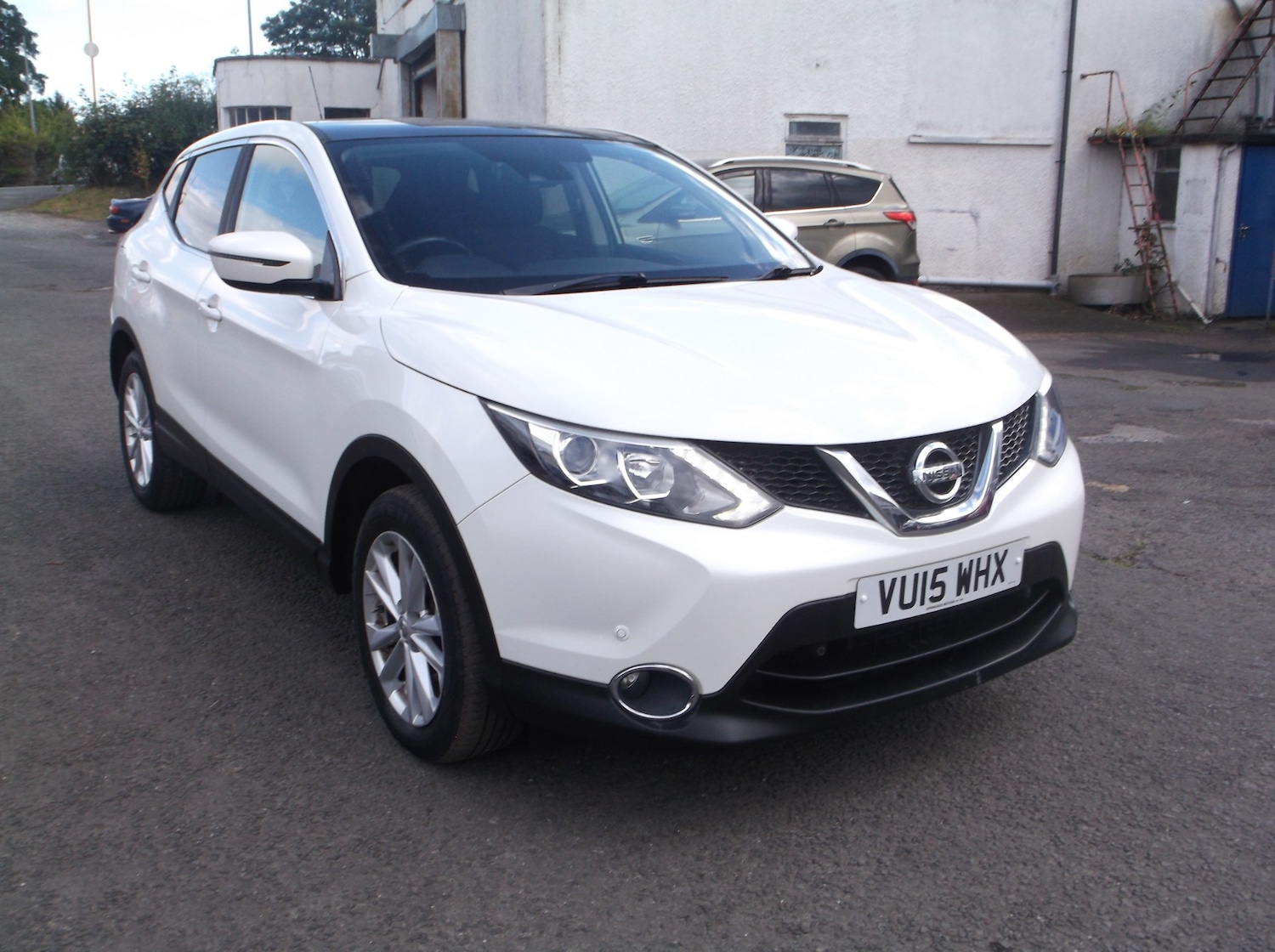 Used Nissan Qashqai 2015 for sale - 75829788: Photo 2