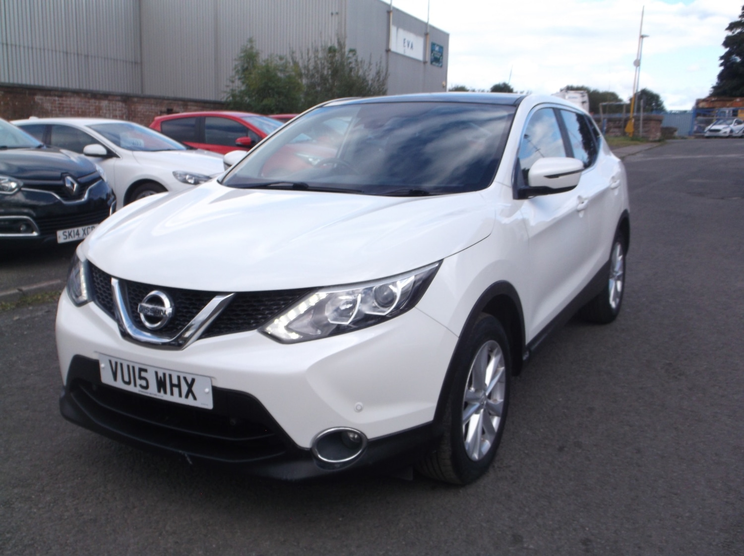 Used Nissan Qashqai 2015 for sale - 75829788: Photo 3