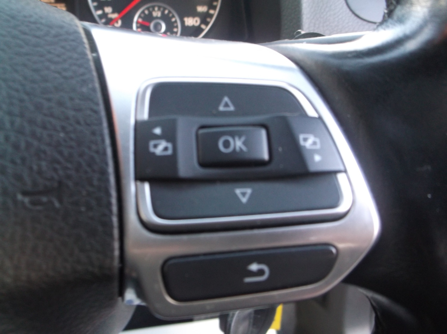 Used Volkswagen Scirocco 2012 for sale - 77349850: Photo 34