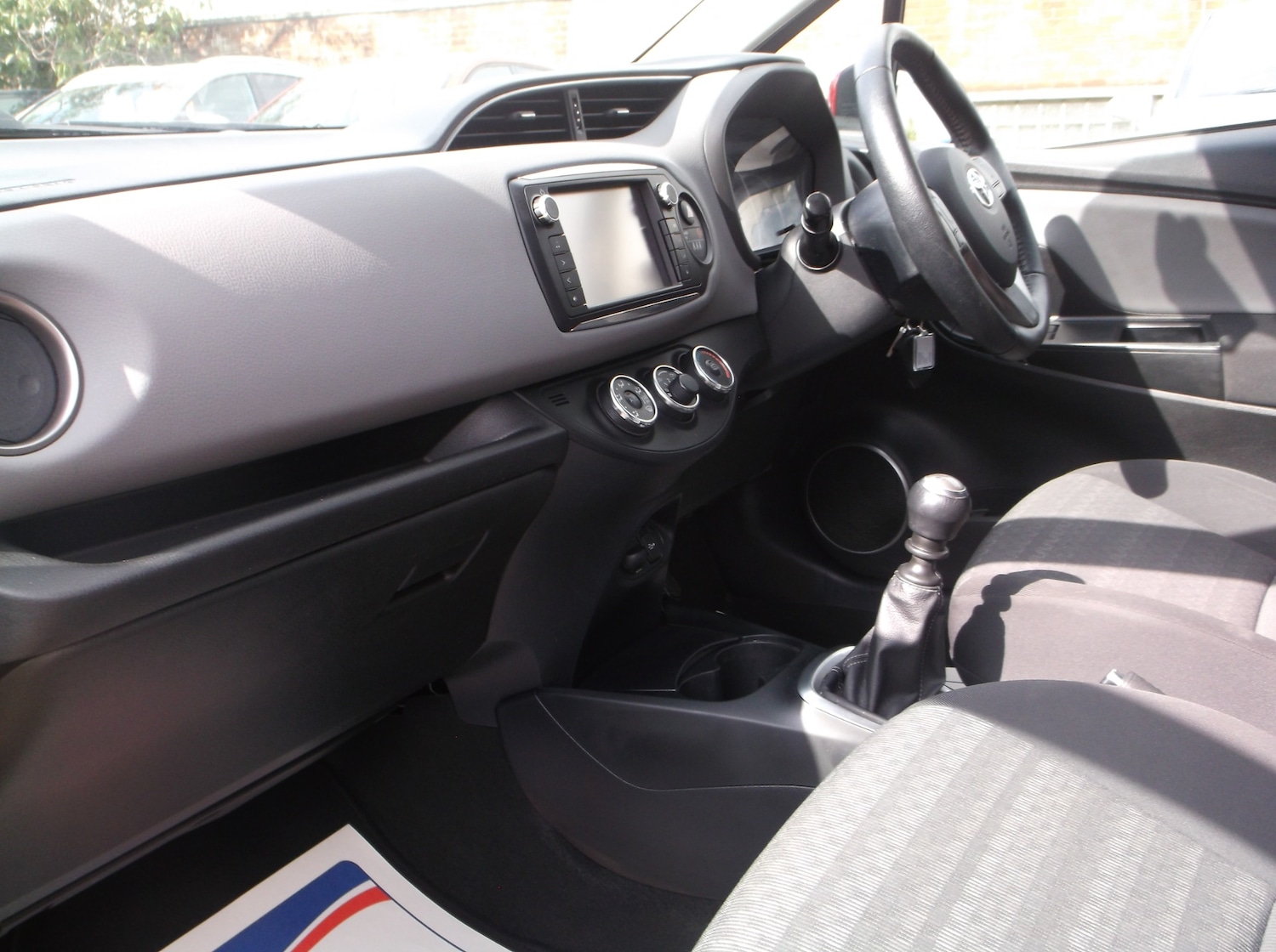 Used Toyota Yaris 2016 for sale - 77349947: Photo 14