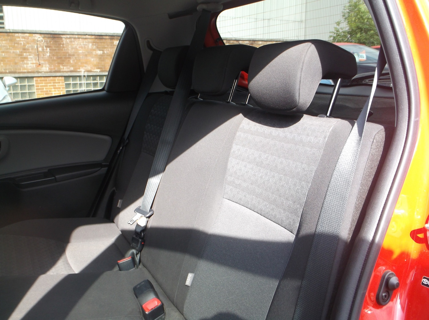 Used Toyota Yaris 2016 for sale - 77349947: Photo 25