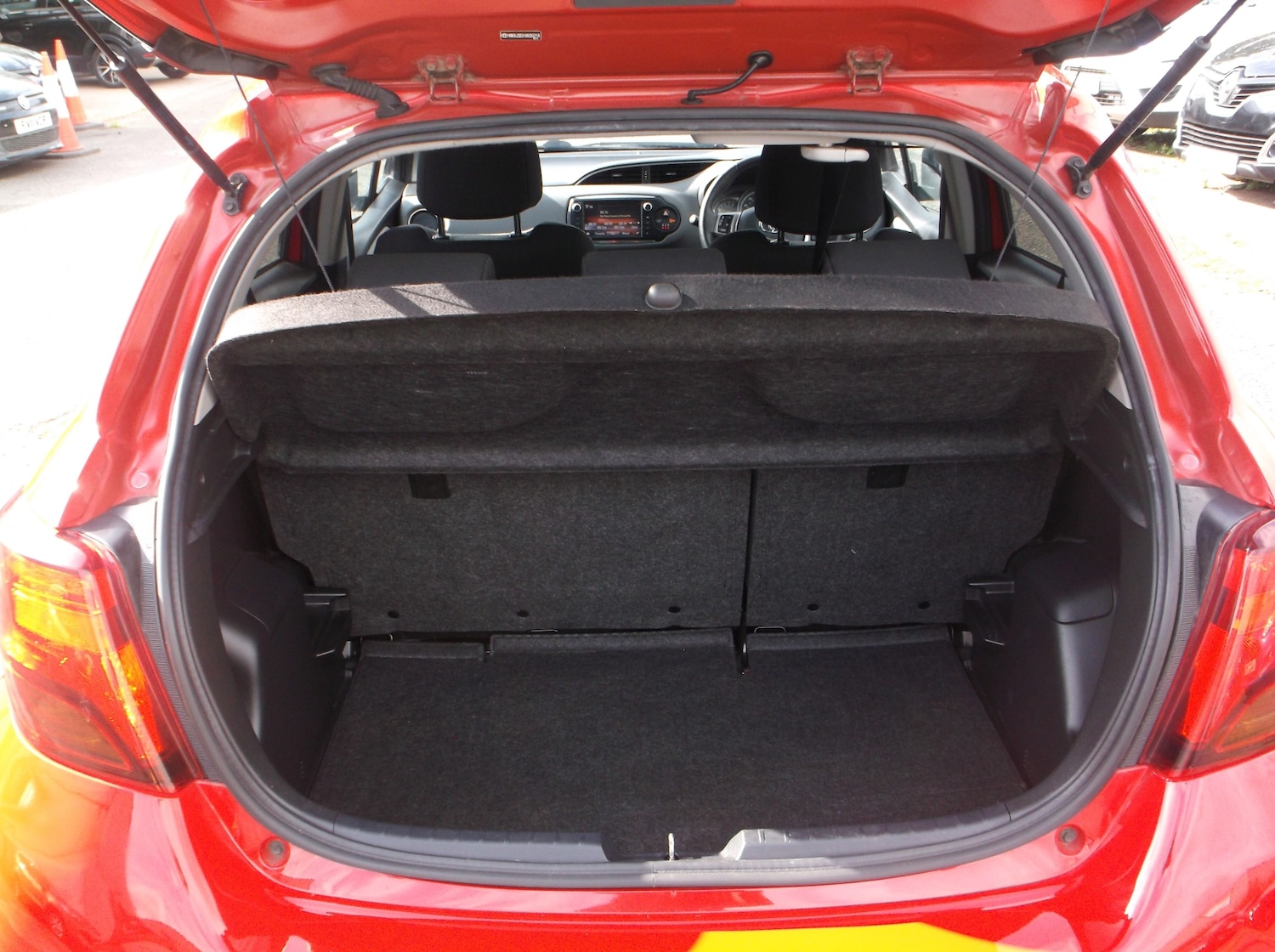 Used Toyota Yaris 2016 for sale - 77349947: Photo 42