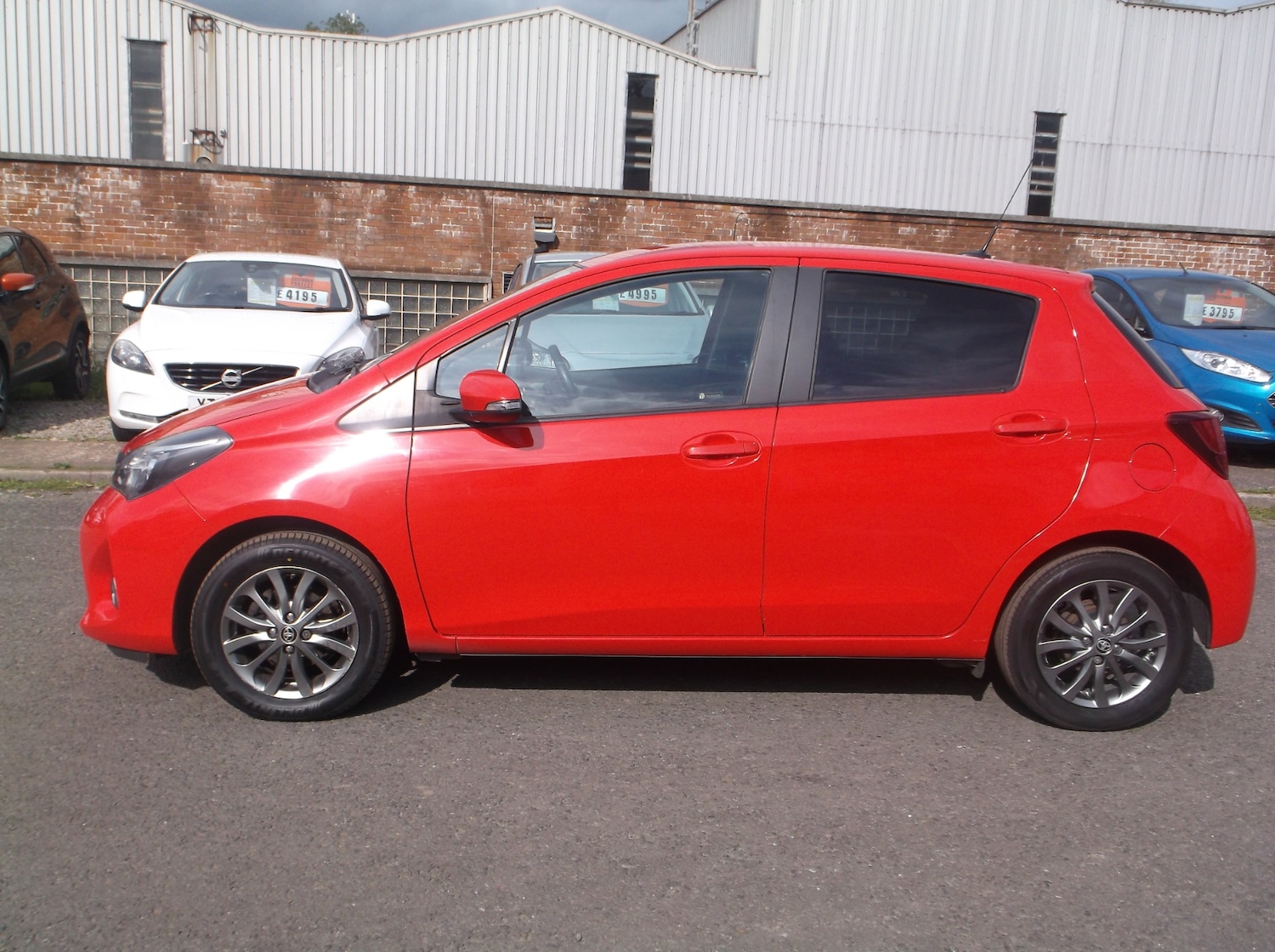 Used Toyota Yaris 2016 for sale - 77349947: Photo 6