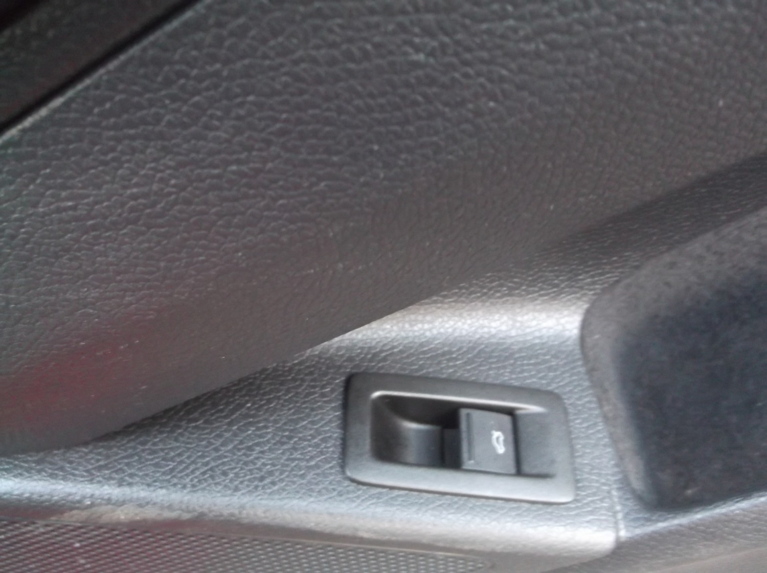 Used Volkswagen Scirocco 2012 for sale - 76518260: Photo 36