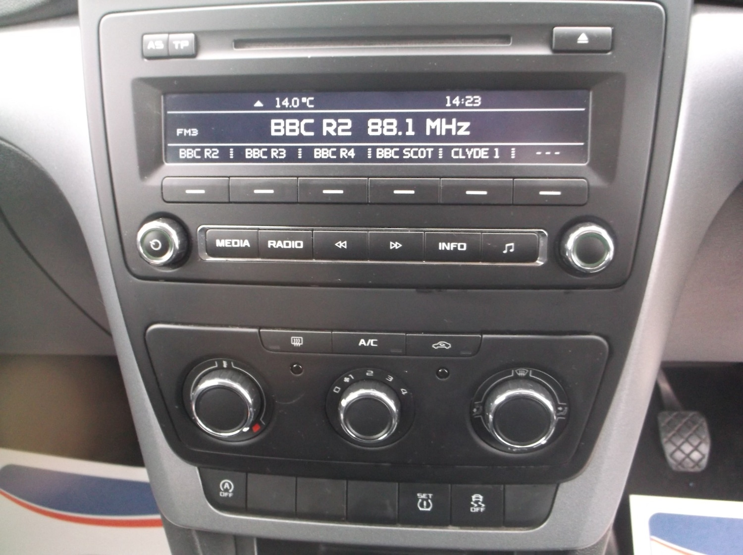 Used Skoda Yeti 2015 for sale - 77965338: Photo 32