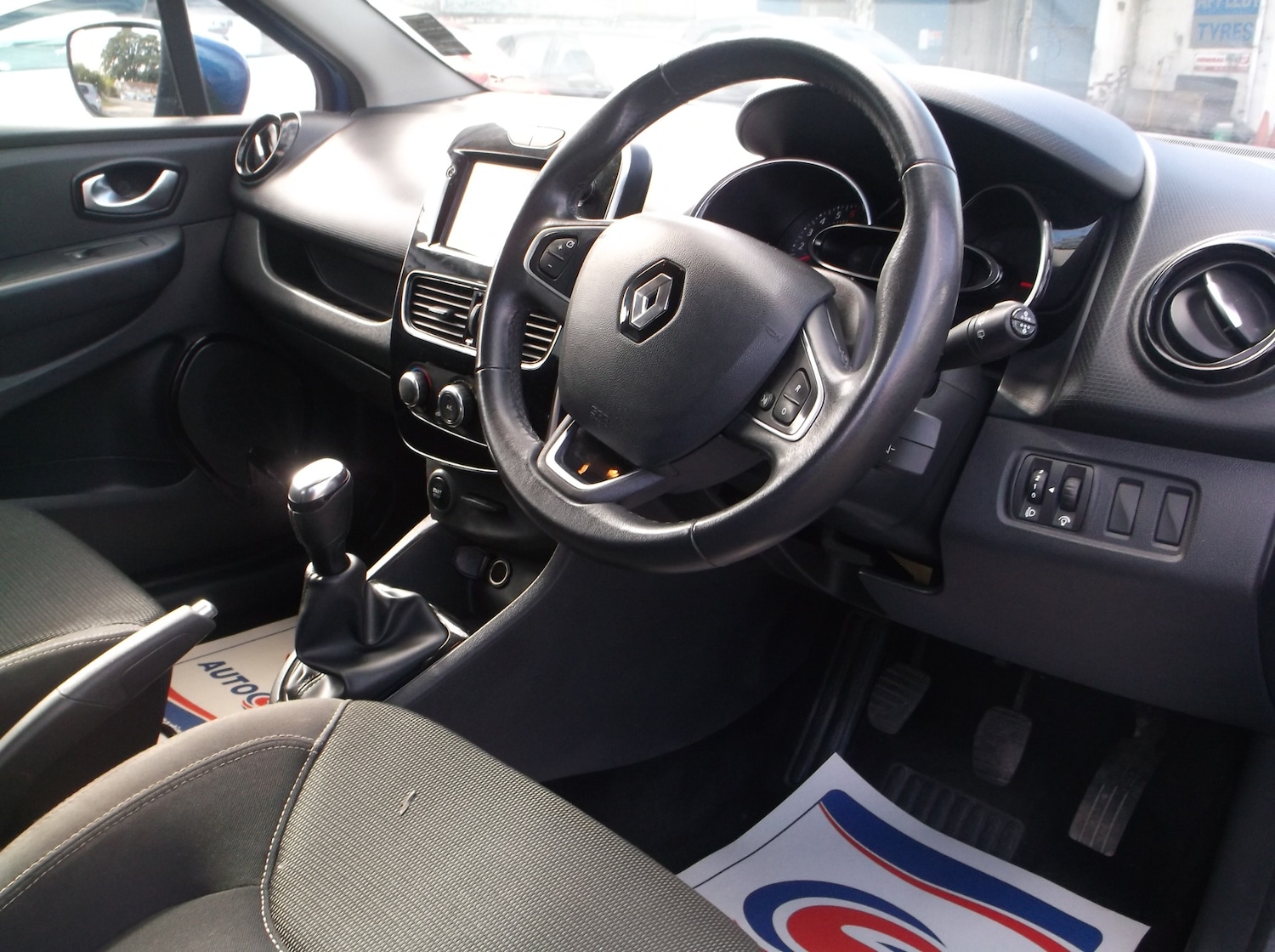 Used Renault Clio 2017 for sale - 77349804: Photo 12