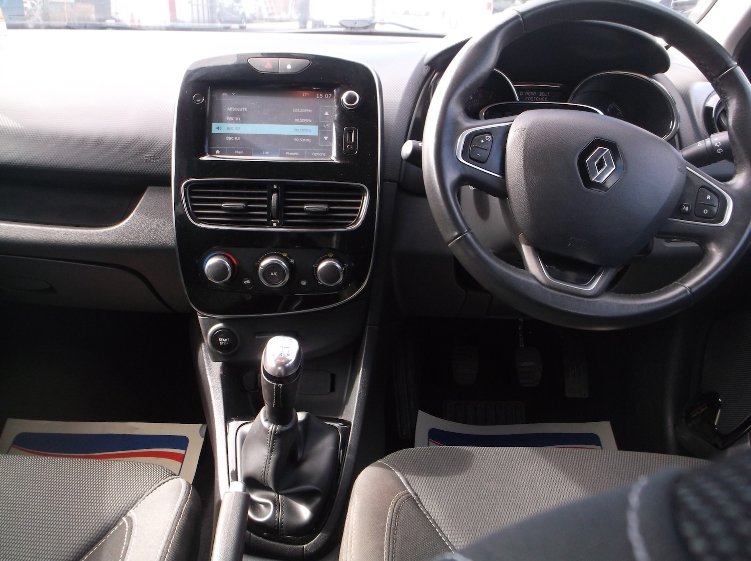 Used Renault Clio 2017 for sale - 77349804: Photo 15