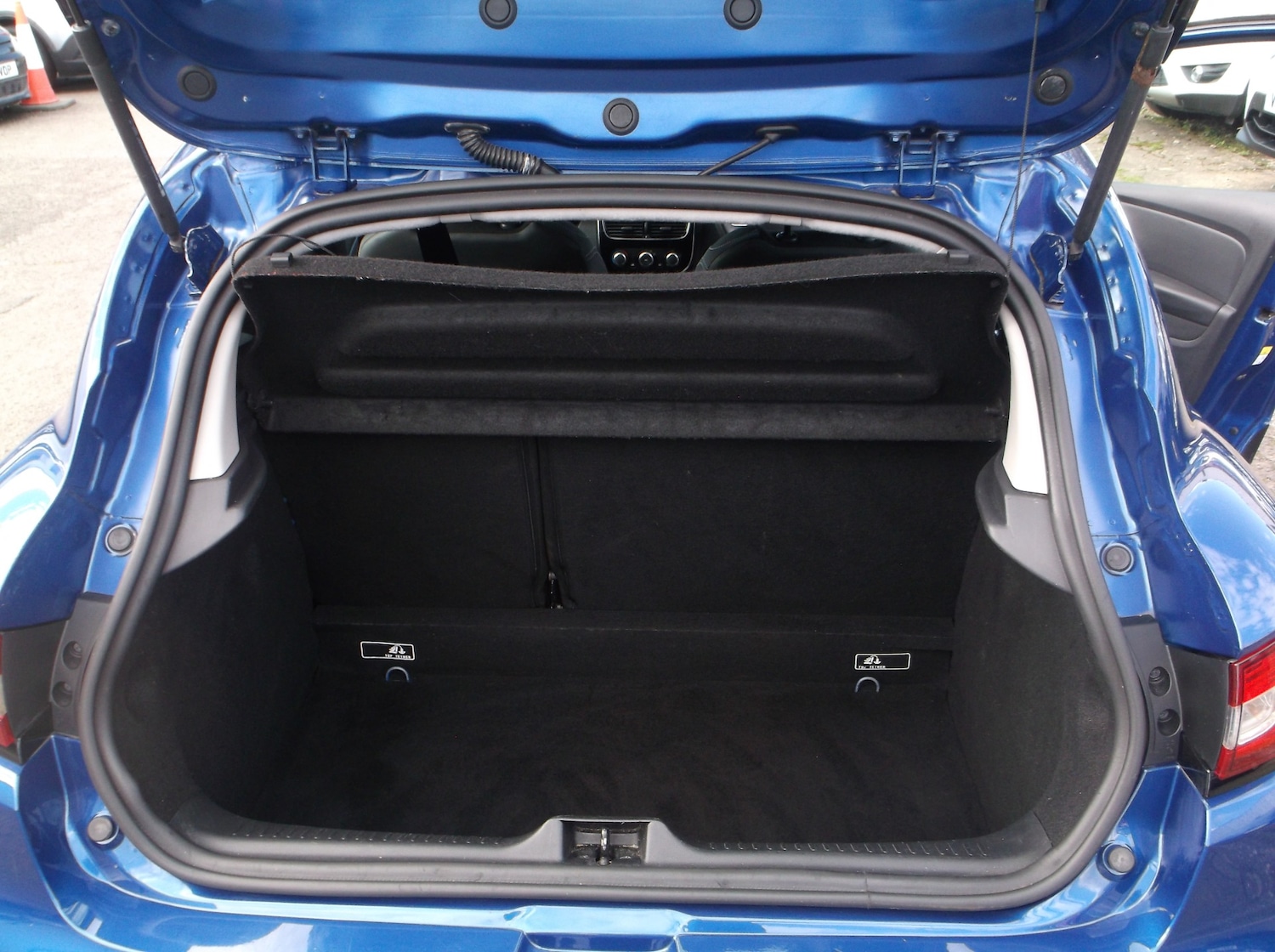 Used Renault Clio 2017 for sale - 77349804: Photo 33