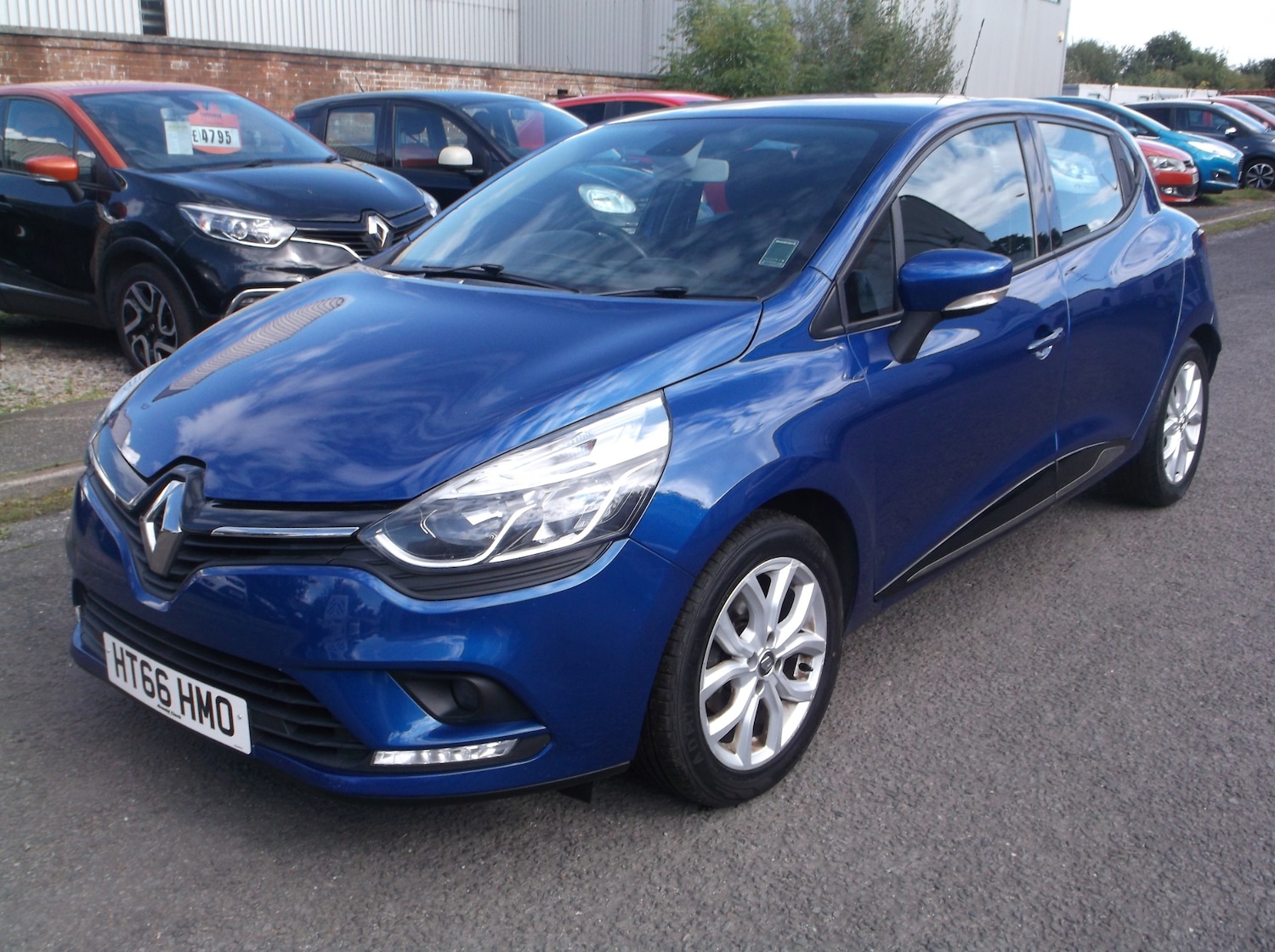 Used Renault Clio 2017 for sale - 77349804: Photo 4