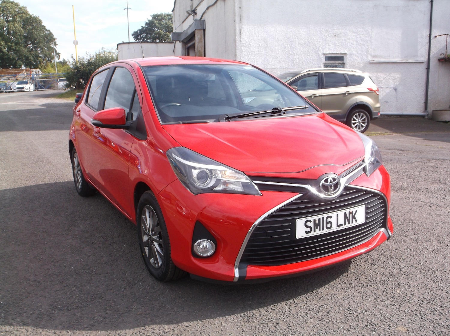 Used Toyota Yaris 2016 for sale - 75829341: Photo 2