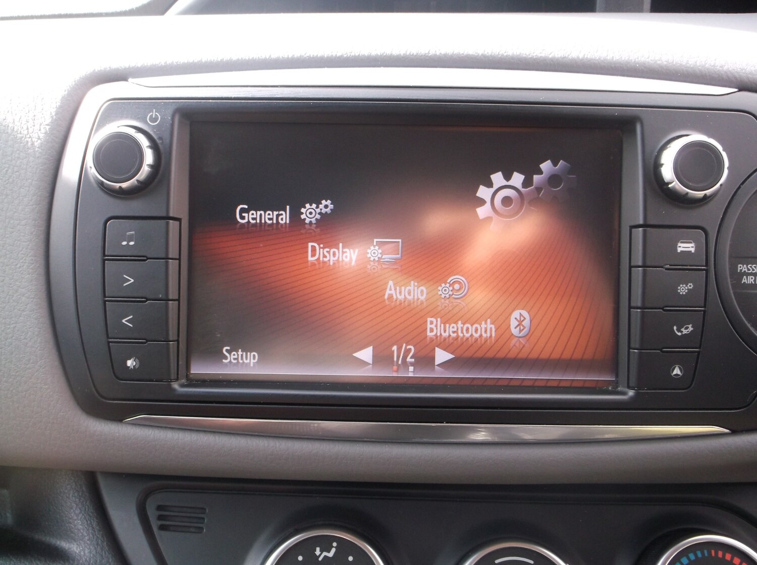 Used Toyota Yaris 2016 for sale - 75829341: Photo 22