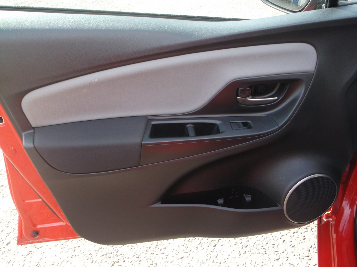 Used Toyota Yaris 2016 for sale - 75829341: Photo 37