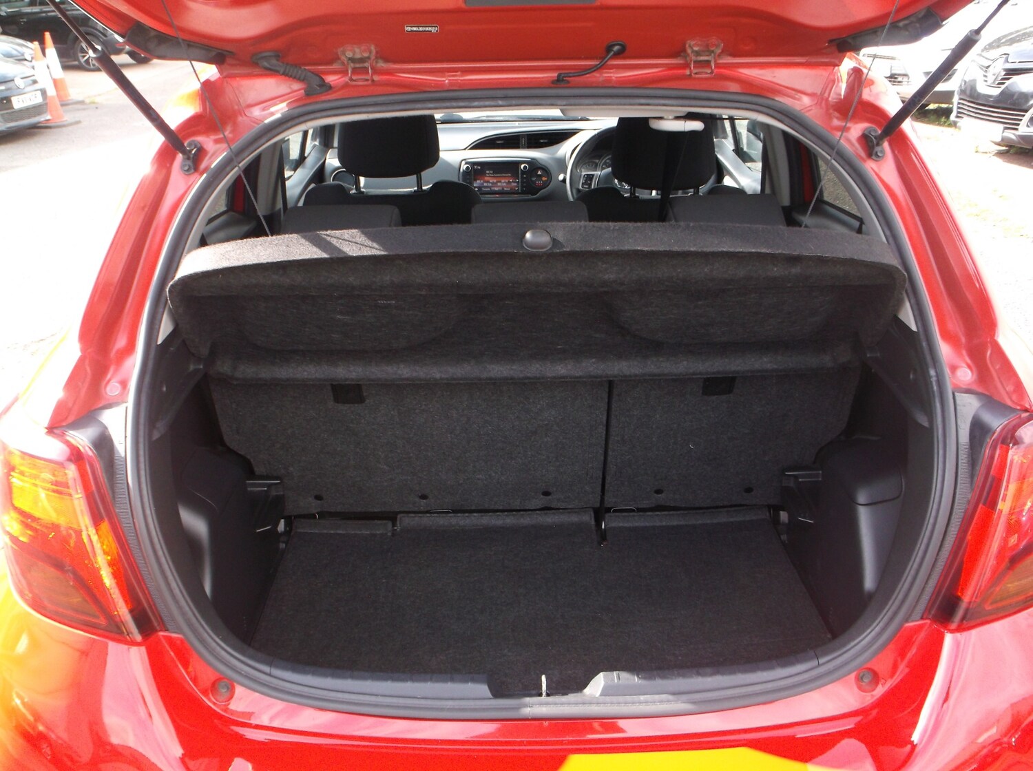 Used Toyota Yaris 2016 for sale - 75829341: Photo 42