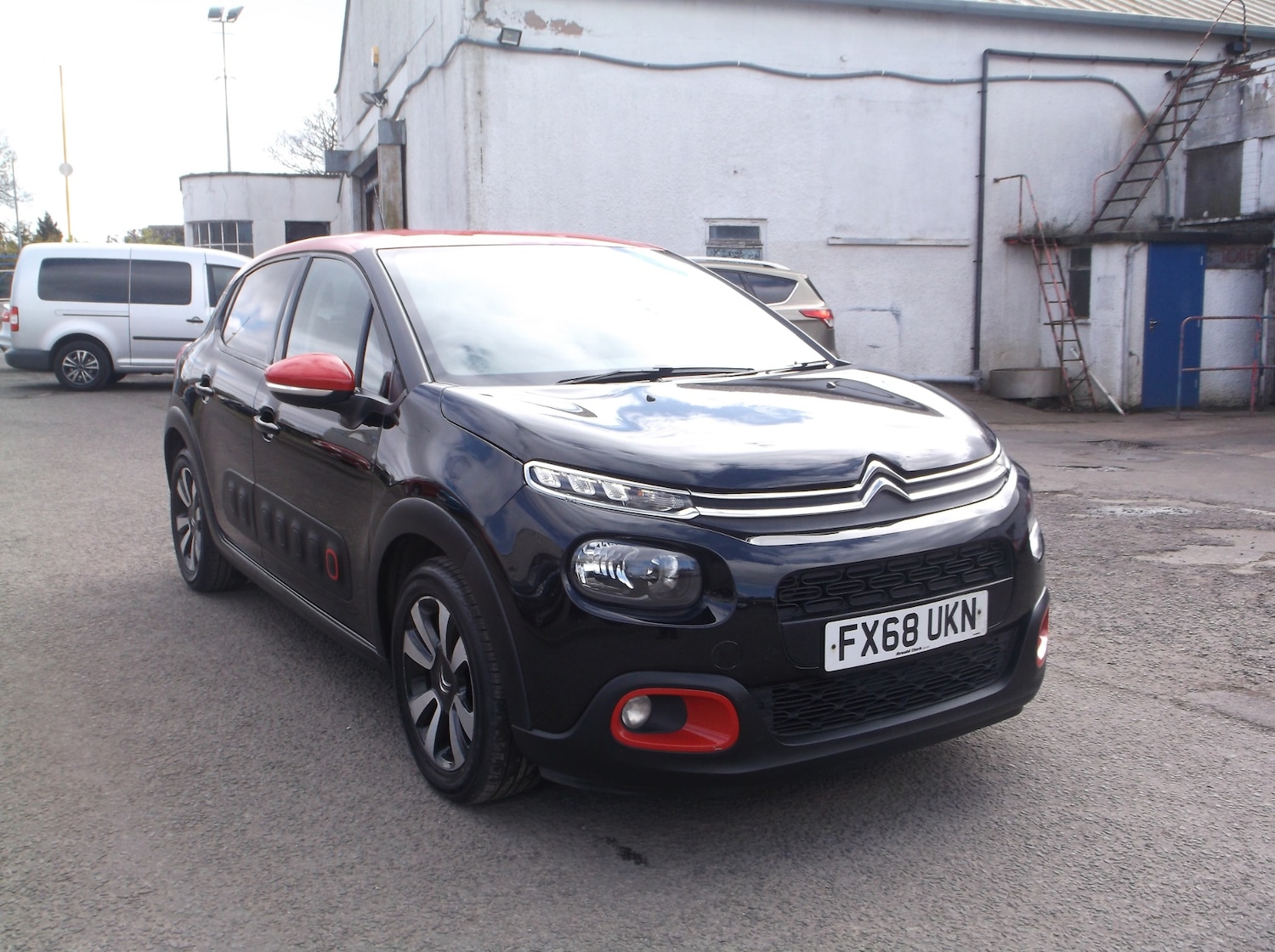 Used Citroen C3 2018 for sale - 76374472: Photo 1