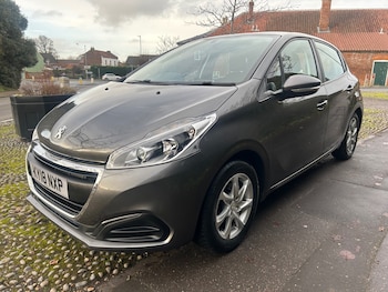Used Peugeot 208 2018 for sale - 77393547: Photo