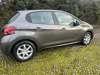 Used Peugeot 208 2018 for sale - 77393547: Photo