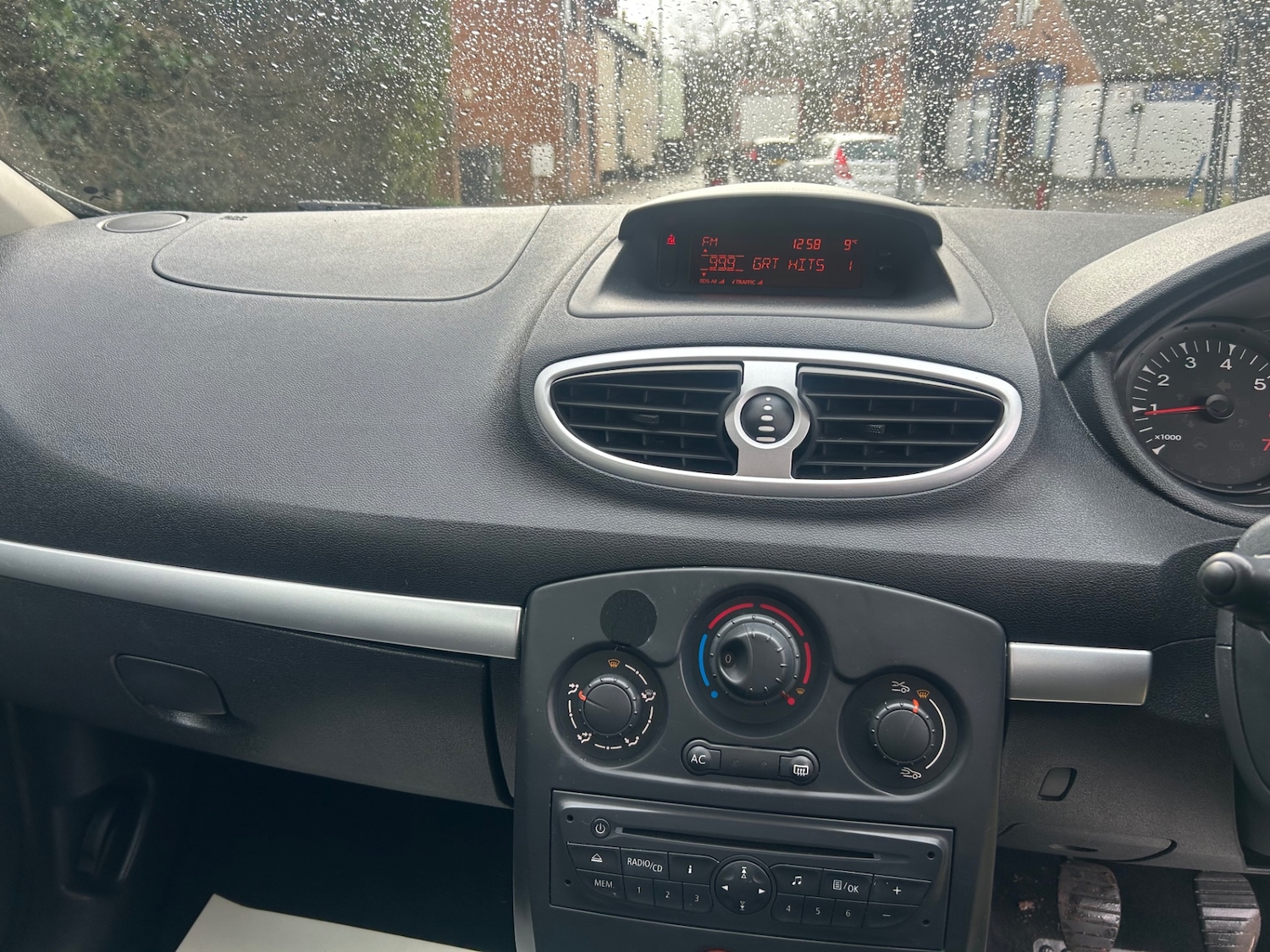 Used Renault Clio 2009 for sale - 77297985: Photo 10