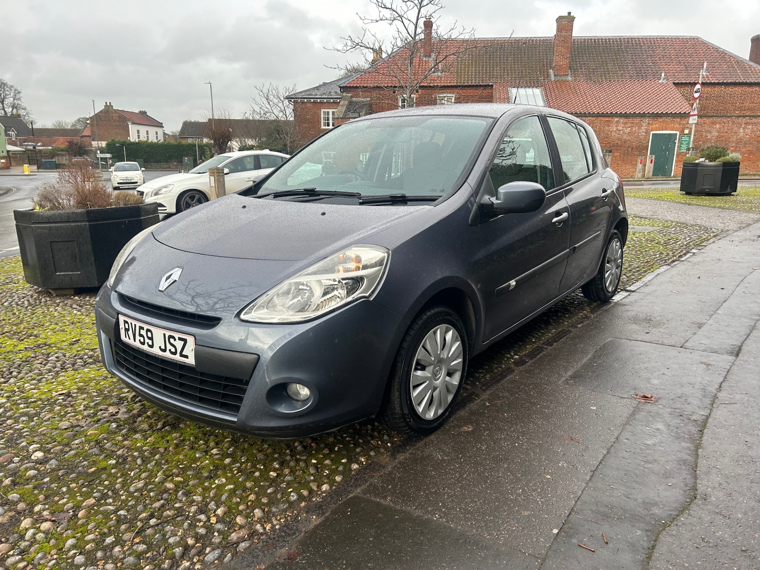 Used Renault Clio 2009 for sale - 77297985: Photo 2