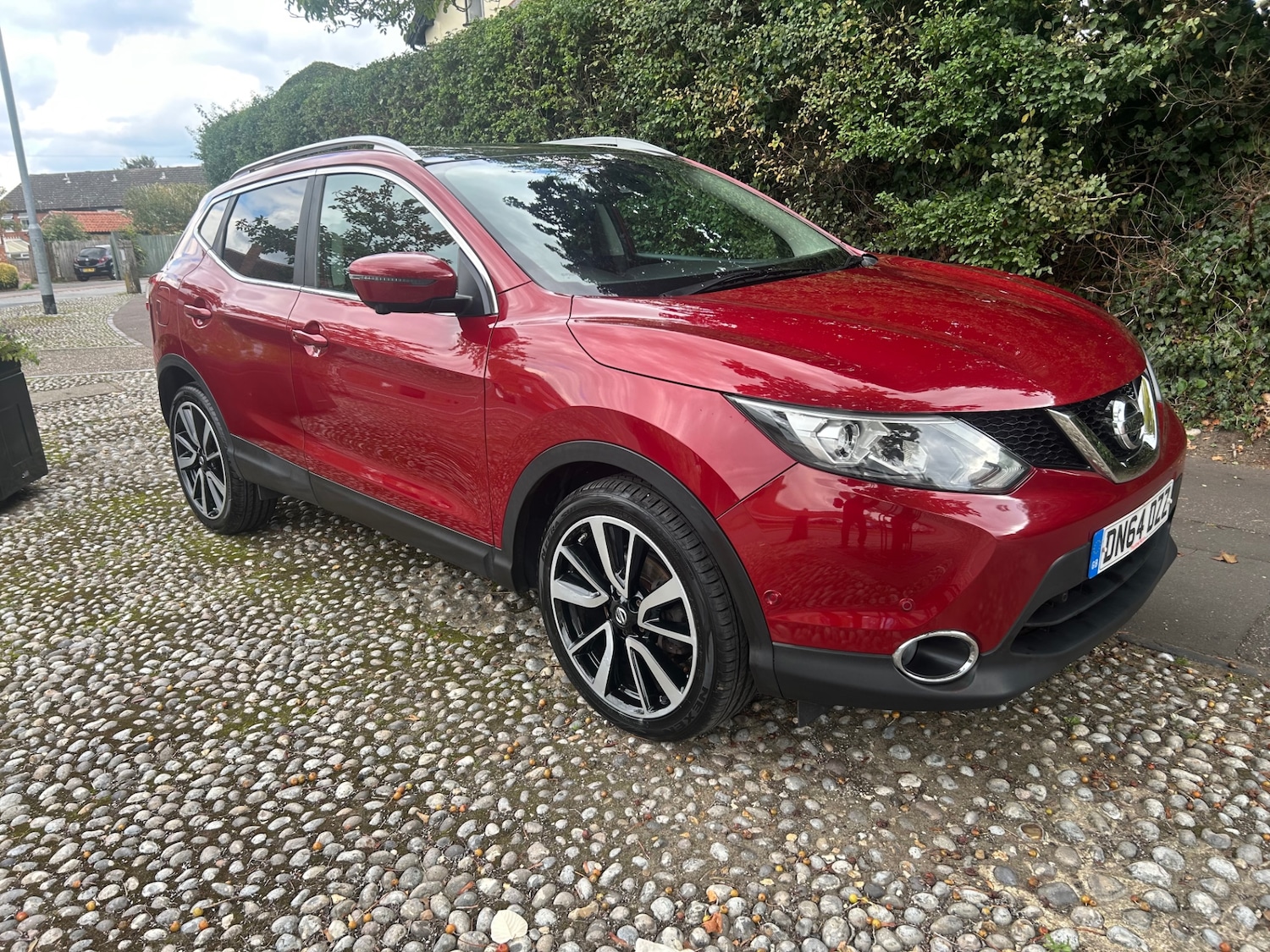 Used Nissan Qashqai 2014 for sale - 76091128: Photo 2