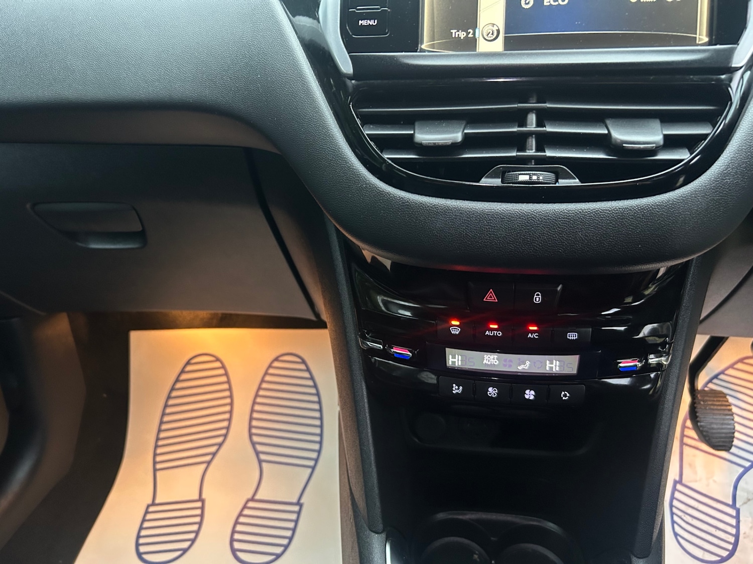 Used Peugeot 208 2013 for sale - 76590195: Photo 12